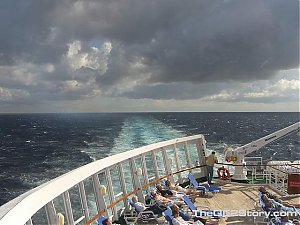 Barrie_2_QE2_in_the_Bay_of_Biscay.jpg