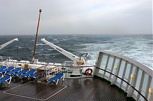 Bay_of_Biscay_from_QE2.jpg