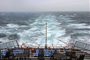 Bay_of_Biscay_from_QE2_outbound~0.jpg